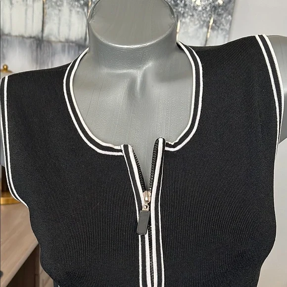 Belldini Black Fitted Sleeveless Polo Tank Top - Picture 2 of 6